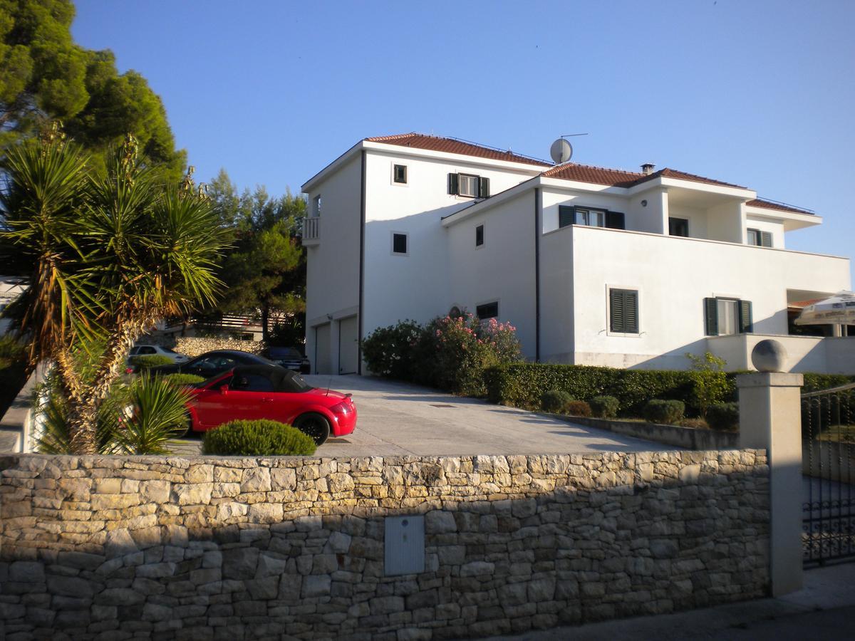 Villa Bunta Sutivan Buitenkant foto
