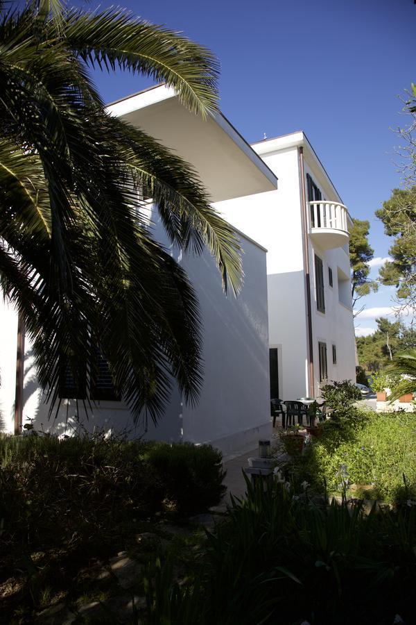 Villa Bunta Sutivan Buitenkant foto