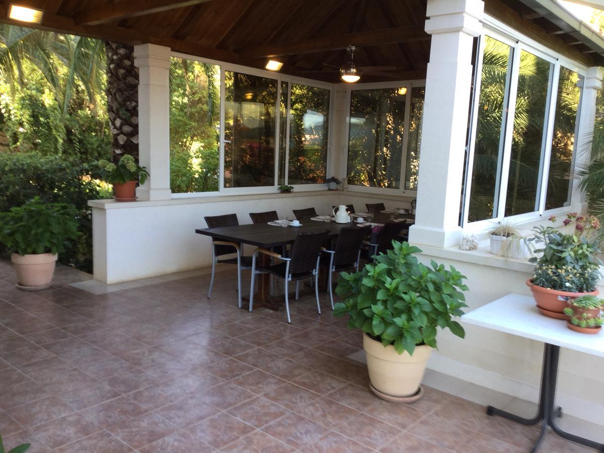Villa Bunta Sutivan Buitenkant foto